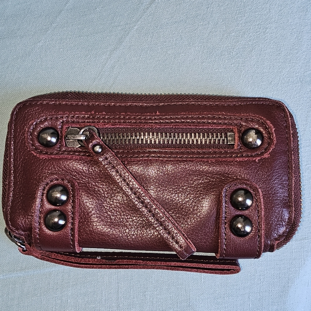 Linea Pelle Chianti Dylan Leather Zip Wallet
